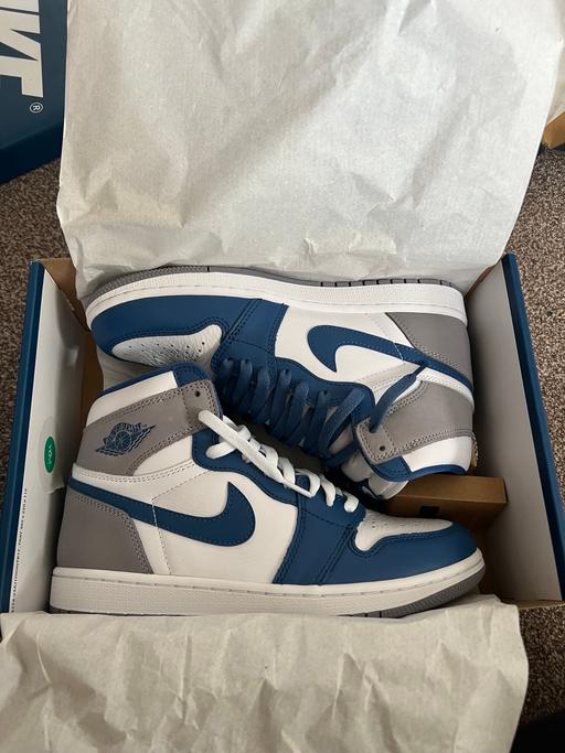 Buy & Sell Beckton East London - Photos for Air Jordon 1 High- True Blue White Cement