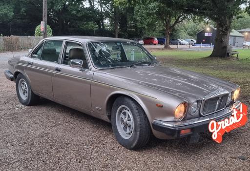 Vehicles Arnos Grove North London - Photos for THE OFFICIAL GANGSTER CAR OF THE 80'S
