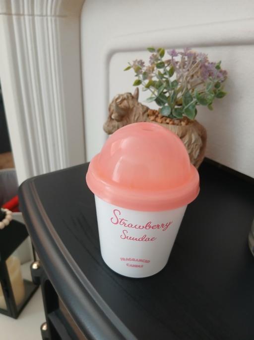 Buy & Sell Bradley Fold Trading Estate Bury - Photos for Strawberry Sundae Candle New