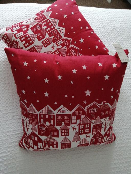 Buy & Sell Wednesfield Wolverhampton - Photos for (2) Xmas Cushions