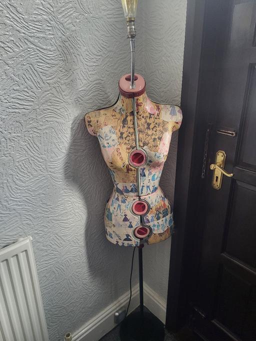 Buy & Sell Hoyland Barnsley - Photos for MANNEQUIN LAMP FOR SALE