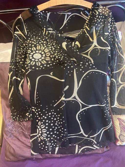 Buy & Sell Brockmoor Dudley - Photos for Ladies black and cream top