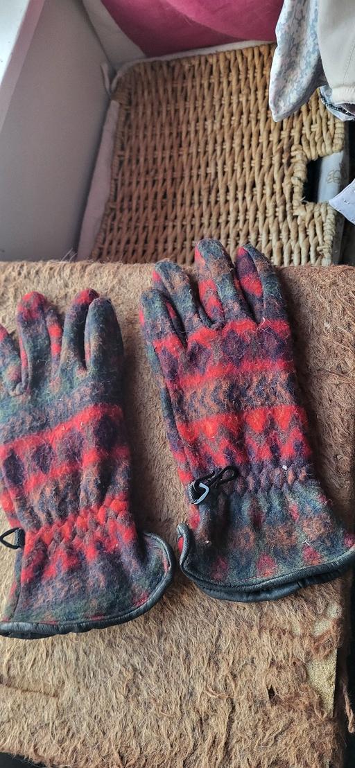 Buy & Sell Radcliffe Bury - Photos for ladies gloves medium