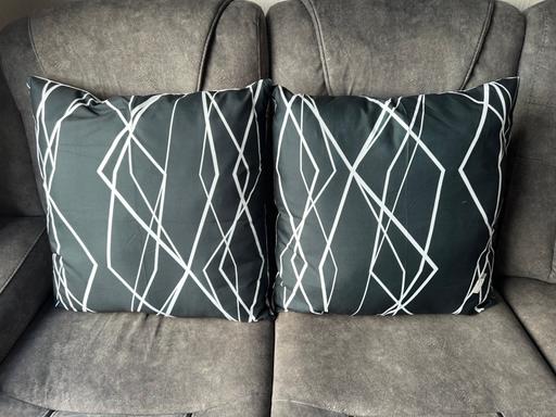 Buy & Sell Cross Green Leeds - Photos for Pair cushion covers 60x60cm