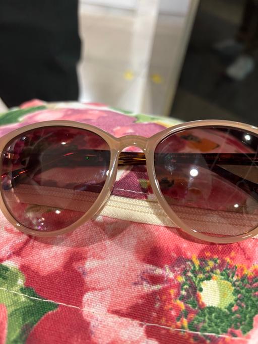 Buy & Sell Rhos on Sea Conwy - Photos for Sunglasses