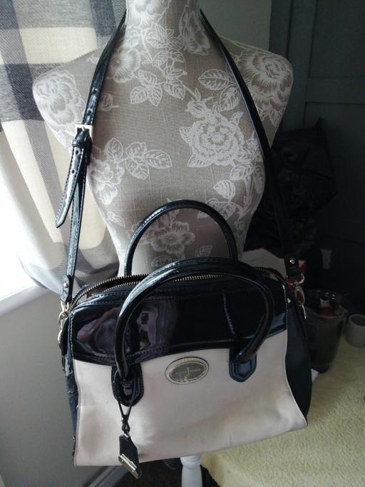 Buy & Sell Wednesfield Wolverhampton - Photos for ladies Handbag worn at side