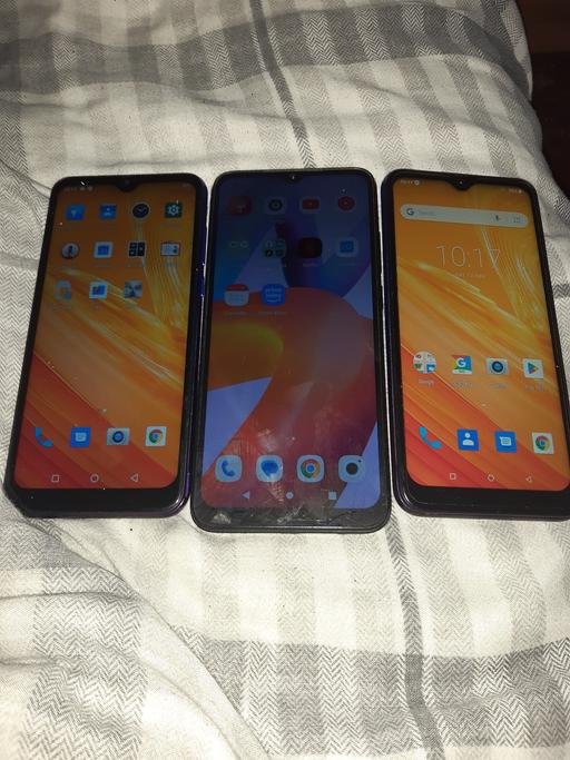 Buy & Sell Burnley Town Centre Burnley - Photos for 3 Phones for sale