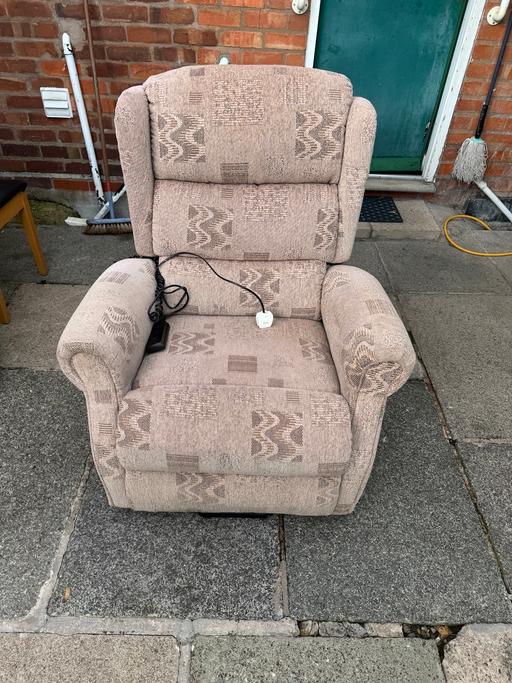 Buy & Sell Selly Oak Birmingham - Photos for Rise and recliner chair