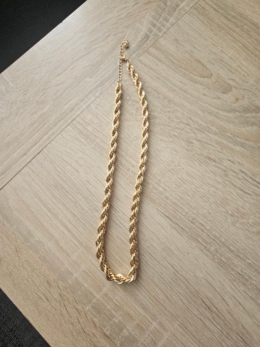 Buy & Sell Newton Doncaster - Photos for Gold coloured twist style necklace..NEW