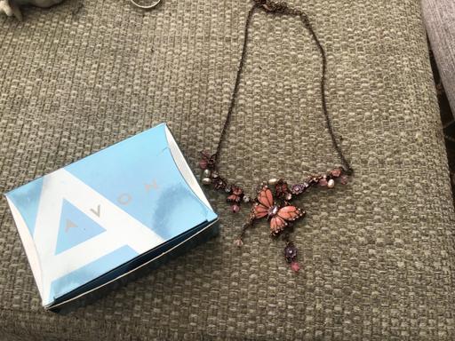 Buy & Sell Essington Wolverhampton - Photos for Avon necklace