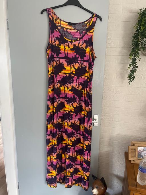 Buy & Sell Conisbrough Doncaster - Photos for Stunning comfy long dress size 24