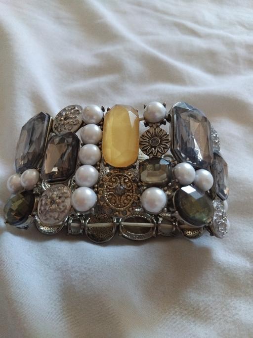 Buy & Sell Kemsley Swale - Photos for crystal braclet