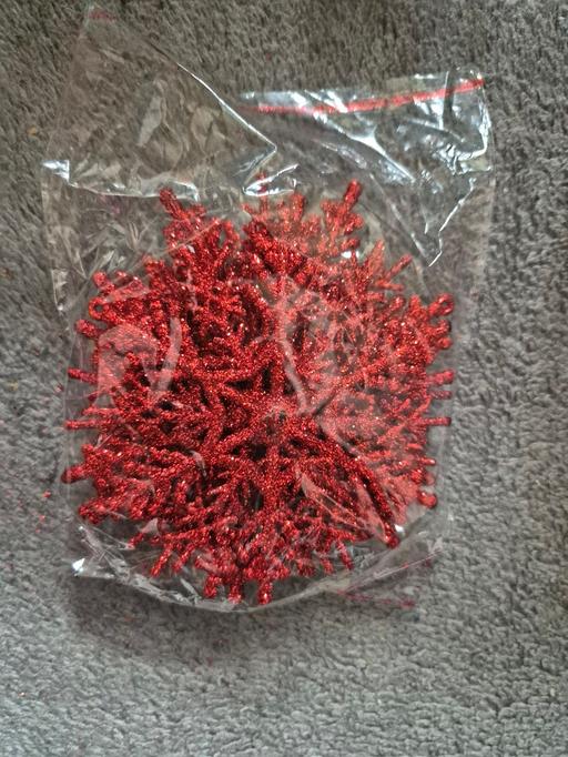 Buy & Sell Crumpsall Manchester - Photos for new 15 x Red Glitter Snowflakes