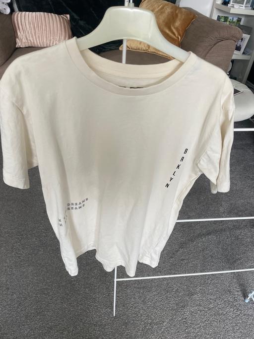 Buy & Sell Walsall Wood Walsall - Photos for Boys cream t shirt age 7