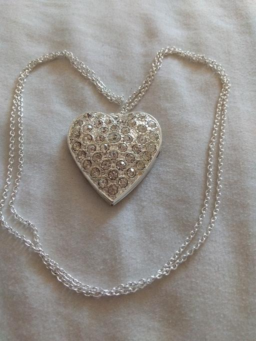 Buy & Sell Kemsley Swale - Photos for heart bling mirror locket