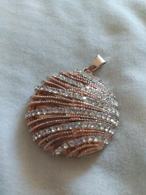 Buy & Sell Milton Regis Swale - Photos for sparkly pendant