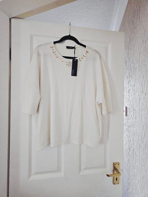 Buy & Sell Newton Doncaster - Photos for Dressy top, size 22..NEW with tags.