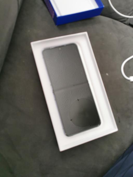 Buy & Sell Hackney Marshes East London - Photos for Brand New Samsung Galaxy Z Flip4