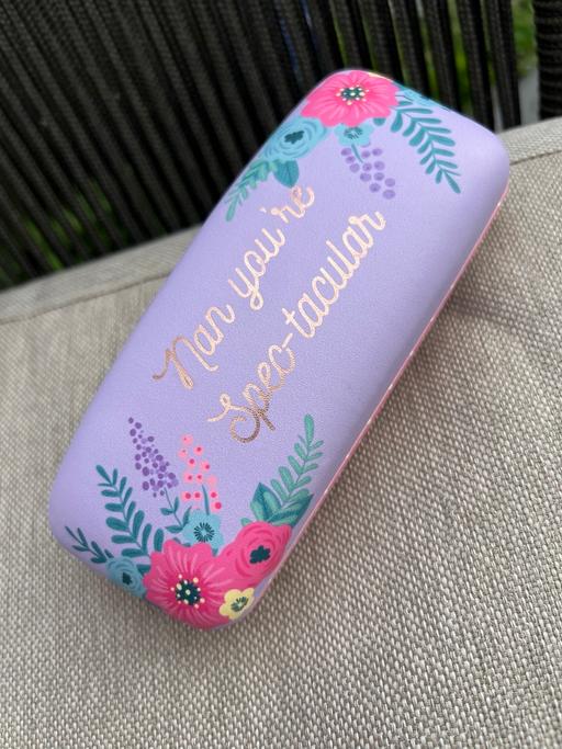Buy & Sell Hetton-Le-Hole Sunderland - Photos for Nan Sunglasses Case ( New )