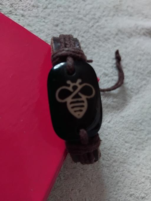Buy & Sell Kemsley Swale - Photos for bee braclet