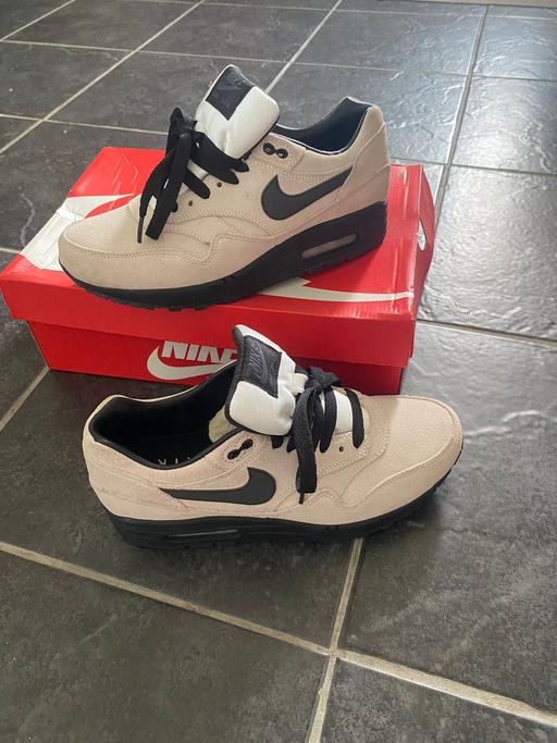 Buy & Sell Kensal Green North West London - Photos for NIKE AIR MAX 1 (UK 7)