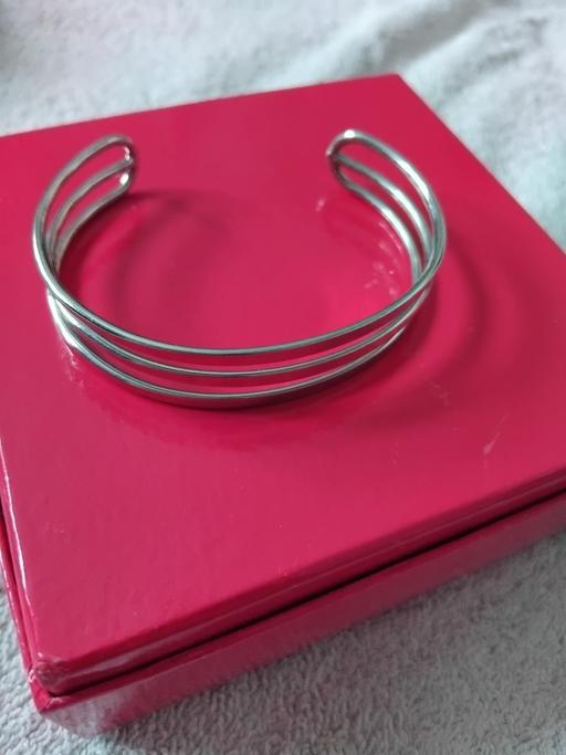 Buy & Sell Milton Regis Swale - Photos for silver braclet