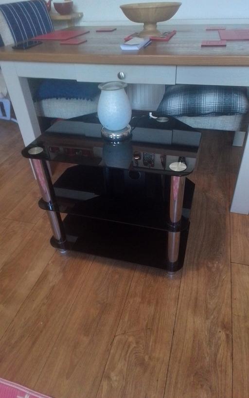 Buy & Sell Swinley Wigan - Photos for TV UNIT +LAMP