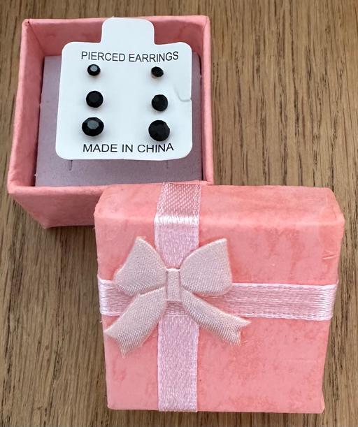 Buy & Sell Shirley Solihull - Photos for Brand new 3 pairs of earrings in gift box 🎁