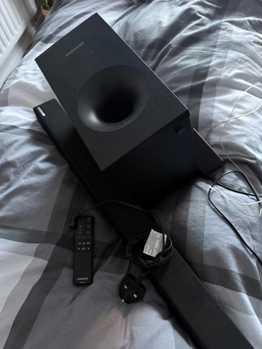 Buy & Sell Belmont Sutton - Photos for Samsung subwoofer and soundbar hw-335