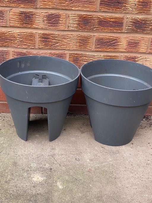 Buy & Sell Cradley Heath Sandwell - Photos for 2 Grey Balcony Plant Pots