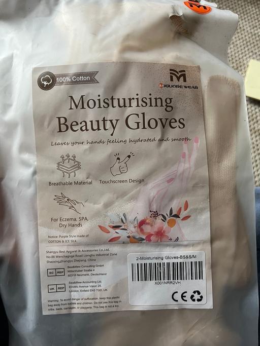 Buy & Sell Wednesfield Wolverhampton - Photos for New beauty gloves