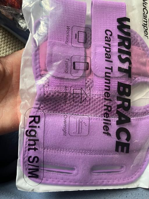 Buy & Sell Wednesfield Wolverhampton - Photos for New wrist brace size s/m right hand