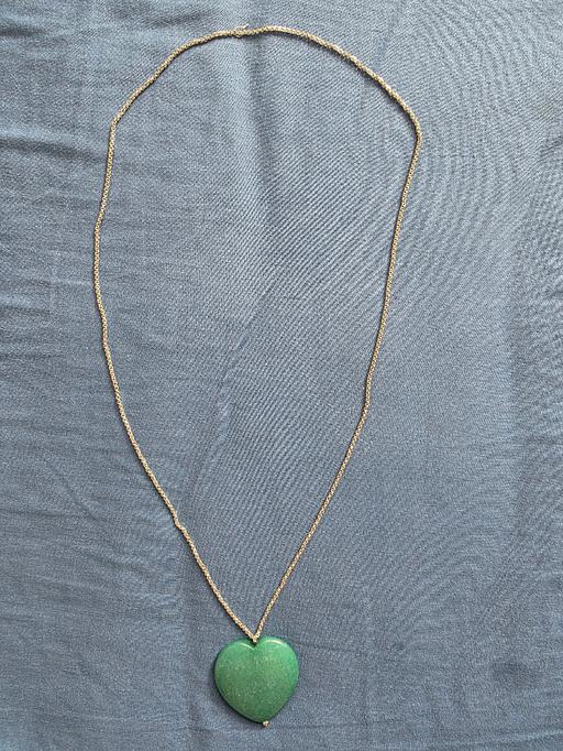 Buy & Sell Willesden North West London - Photos for Necklace with a green heart stone pendant