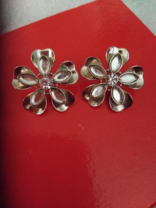 Buy & Sell Milton Regis Swale - Photos for flower gold earrings