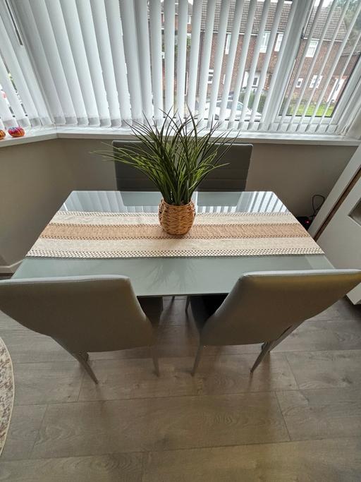 Buy & Sell Sandwell West Midlands - Photos for Grey table chairs