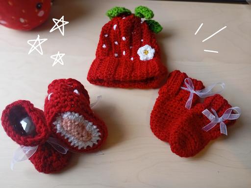 Buy & Sell Bloxwich Walsall - Photos for strawberry Baby Gift set 0-3 months
