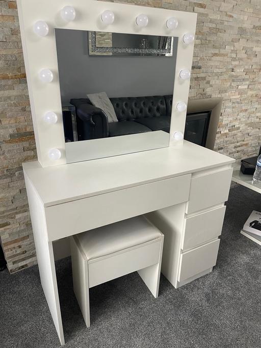 Buy & Sell Wednesfield Wolverhampton - Photos for Beautiful Dressing Table with stool