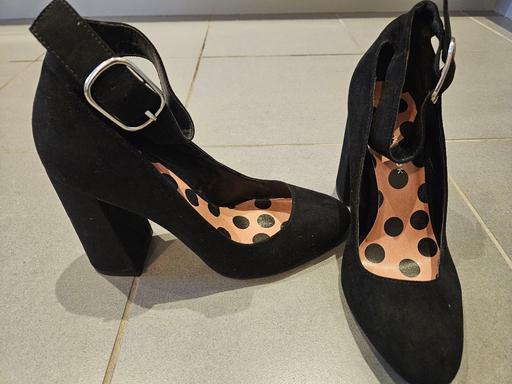 Buy & Sell Corngreaves Trading Estate Sandwell - Photos for Heels