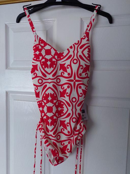 Buy & Sell Woodthorpe Charnwood - Photos for Women's red swimming costume size 6