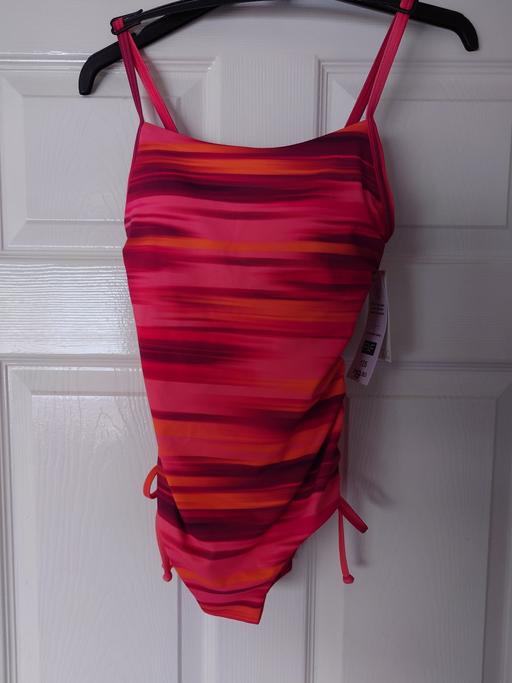 Buy & Sell Woodthorpe Charnwood - Photos for Women's red swimsuit size 6