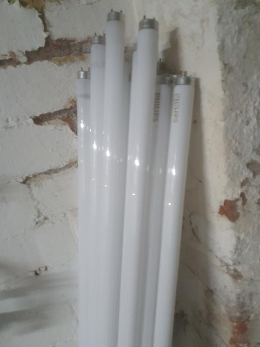 Buy & Sell Blakenhall Wolverhampton - Photos for 6ft Philips fluorescent light tube