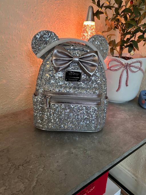 Buy & Sell Walthamstow East London - Photos for Disney loungefly