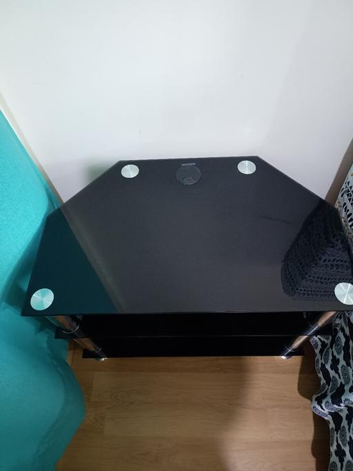 Buy & Sell Luton Town Centre Luton - Photos for 30 inch TV stand