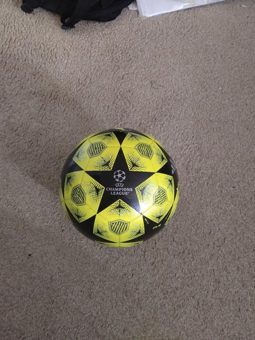 Buy & Sell Manchester Greater Manchester - Photos for official champions league ball