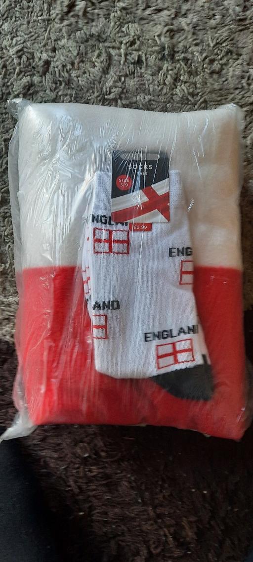 Buy & Sell Leagrave Luton - Photos for England fleece and socks