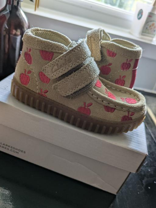 Buy & Sell Stamford Hill North London - Photos for Apple Print Clarks Shoes