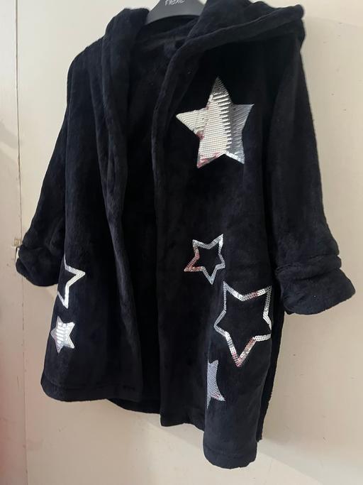 Buy & Sell Streatham Common South West London - Photos for Brand new girls soft fleece robe size 6-7 yea