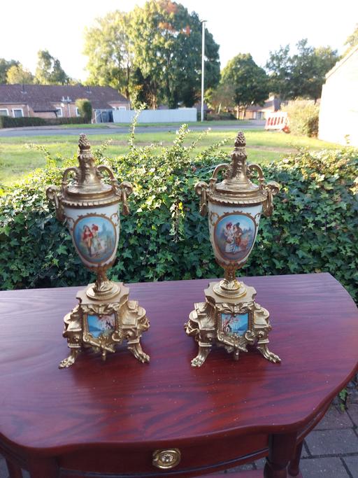 Buy & Sell Kings Norton Birmingham - Photos for Vintage Ceramic Decorative Urns