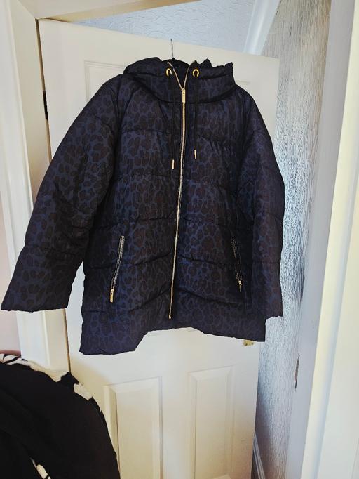 Buy & Sell Newton Doncaster - Photos for Ladies winter coat, size 20.. like new
