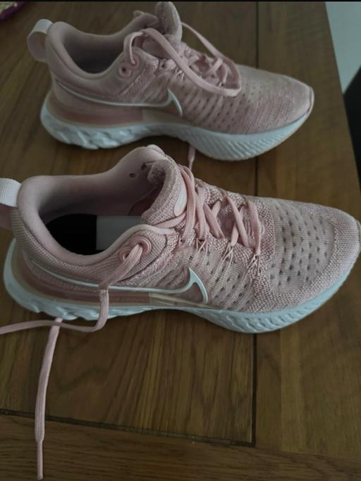 Buy & Sell Millbank Central London - Photos for Nike React pink trainers